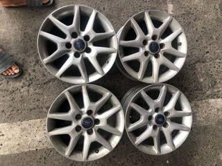 15” Ford focus stock used mags 5Holes pcd 108