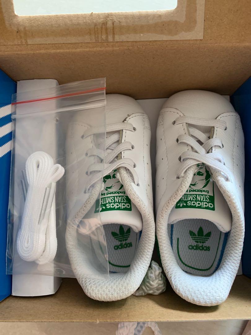 Adidas stan smith crib hot sale shoes