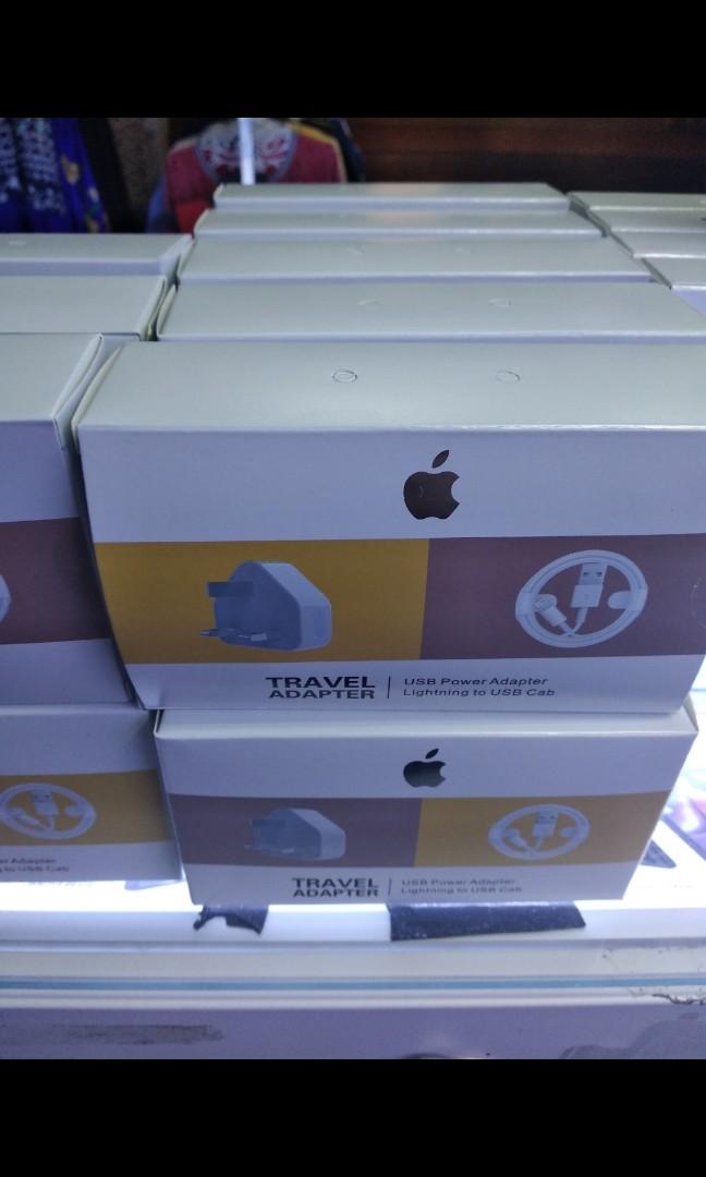 Apple plug & cable (Category: Chargers & Cables) located in Singapore. Submitted by abao3447 (Listing ID 1124485924, Image 1). Description: Blk 85 Bedok North Street 4, Singapore 460085.