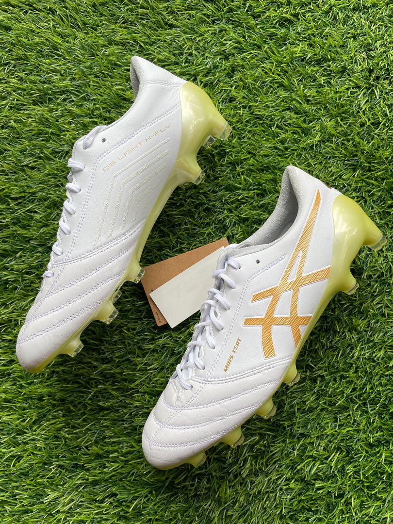Asics DS Light X Fly 4 Men s Fashion Activewear on Carousell