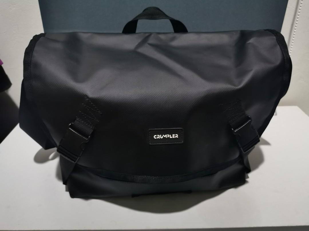 Camera Bag (Category: Cameras) located in Puchong. Submitted by iman1994 (Listing ID 1124440188, Image 1). Description: Saya beli di boutique harga dia Rm599.Nak jual Rm400 je . Bag baru pakai, condition miss Malaysia 9/10 The Muli 8000 is a large camera sling bag made from robust matt tarpaulin and 1000d Chicken Tex™ Nylon with space for an 7.9 inch tablet (iPad mini) and 15 inch laptop. Your SLR camera and lenses will be right at home with the 