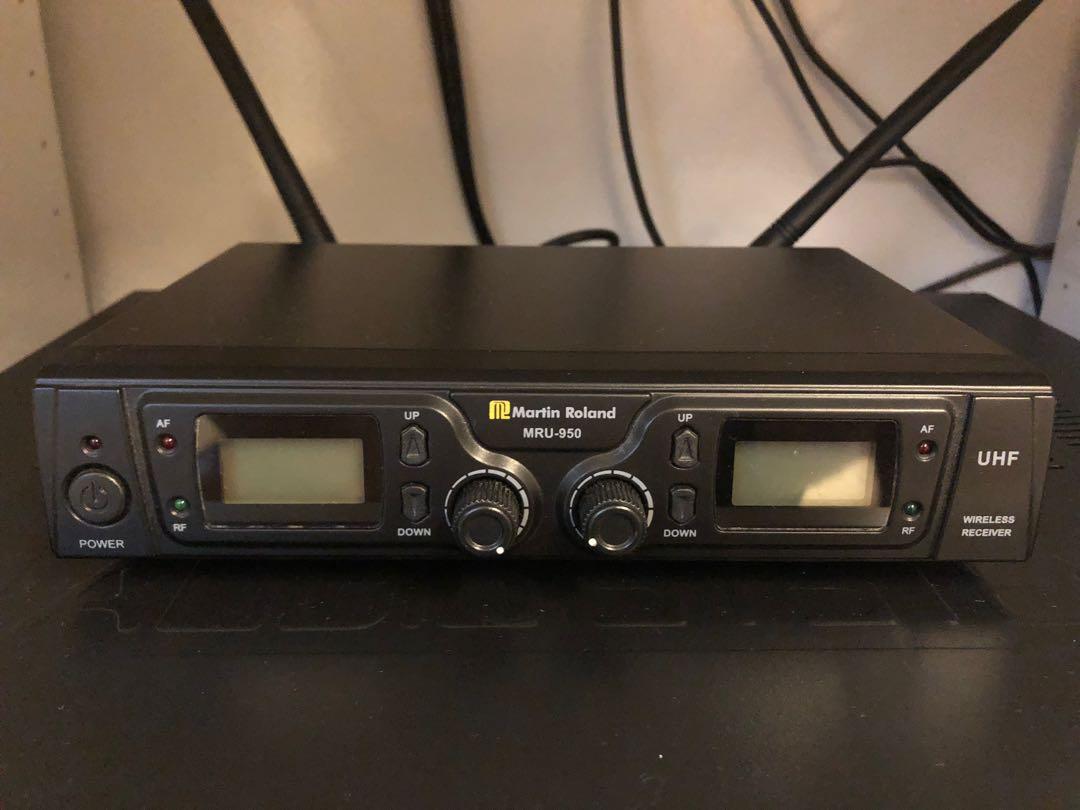 Complete Martin Roland Karaoke Set. Amplifier + speakers + Wireless ...
