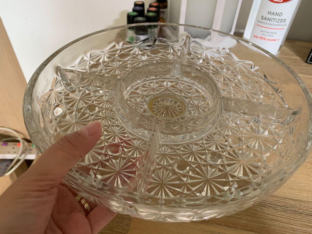 Crystal serving plate (Category: Kitchenware & Tableware) located in Singapore. Submitted by mint_blossoms (Listing ID 1124388607, Image 3). Description: What my mother in law left behind. Still in really good condition. .