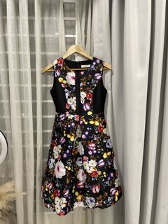 (Category: ) located in . Submitted by simmiewardrobe (Listing ID 1124451463, Image 1). Description: .