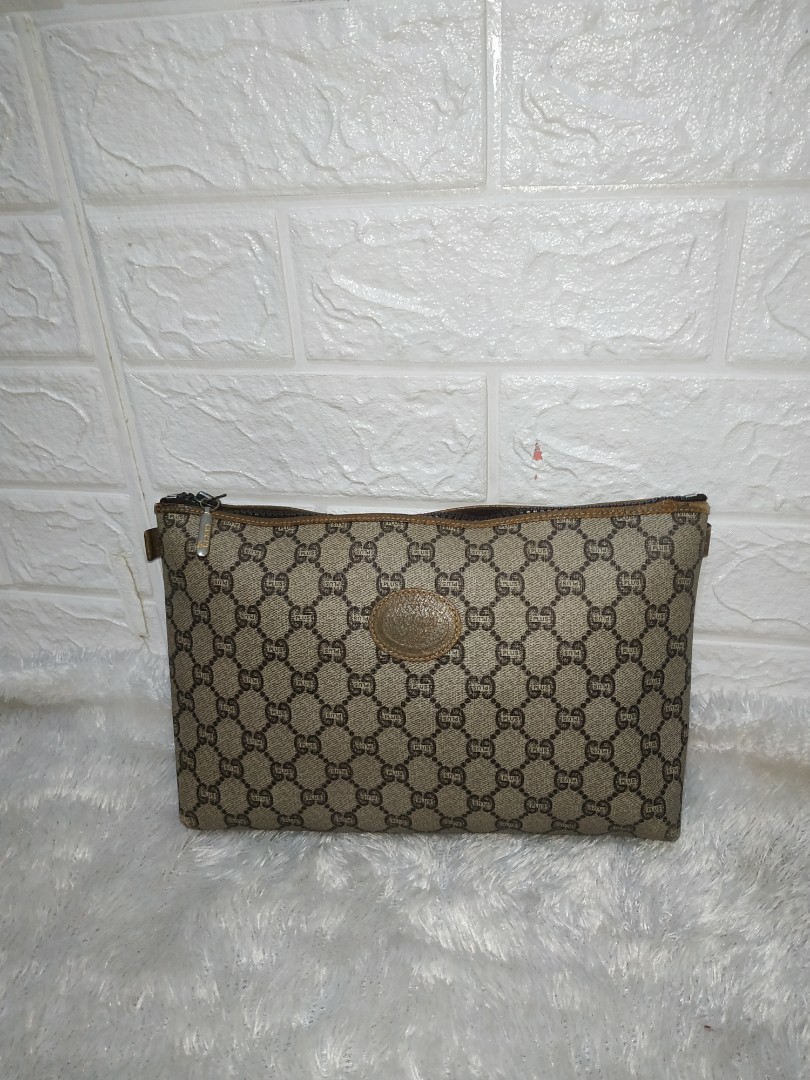 Gucci clutch Authentic, Barang Mewah, Tas & Dompet di Carousell