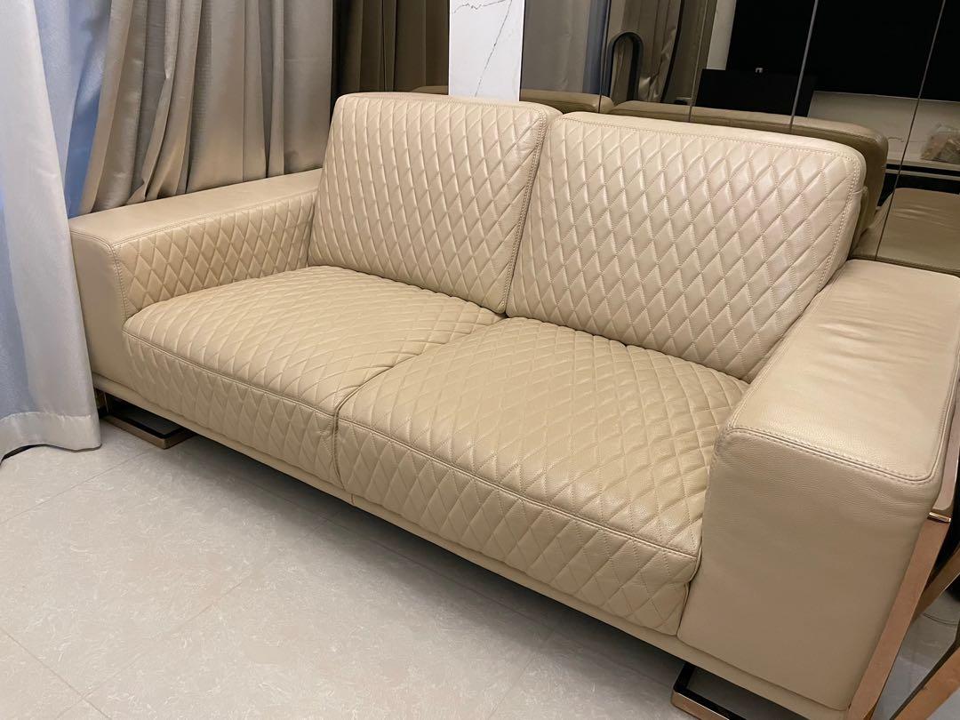 Relocating sale !! Handson sofa with Mastrotto Italia certificate; ELLE