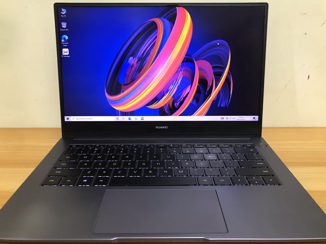 huawei matebook D14/ AMD Ryzen 7 3700U 2.30GHz/ 8gb ram/ 512gb ssd/ Amd