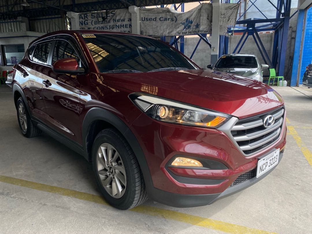 Hyundai Tucson 2.0 CRDi (A) (Category: Used Cars) located in San Fernando. Submitted by gozuncarspampanga (Listing ID 1124334366, Image 1). Description: 2017 Hyundai Tucson Diesel Automatic. 2.0L, 4 cylinder turbo Diesel engine. Automatic transmission. 1st owned, absolutely nothing to fix. 5 Seating capacity, fabric seats. Equipped with key-less entry system. Equipped with safety air-bags system. Efficient, durable and reliable SUV. GRAB THE BEST