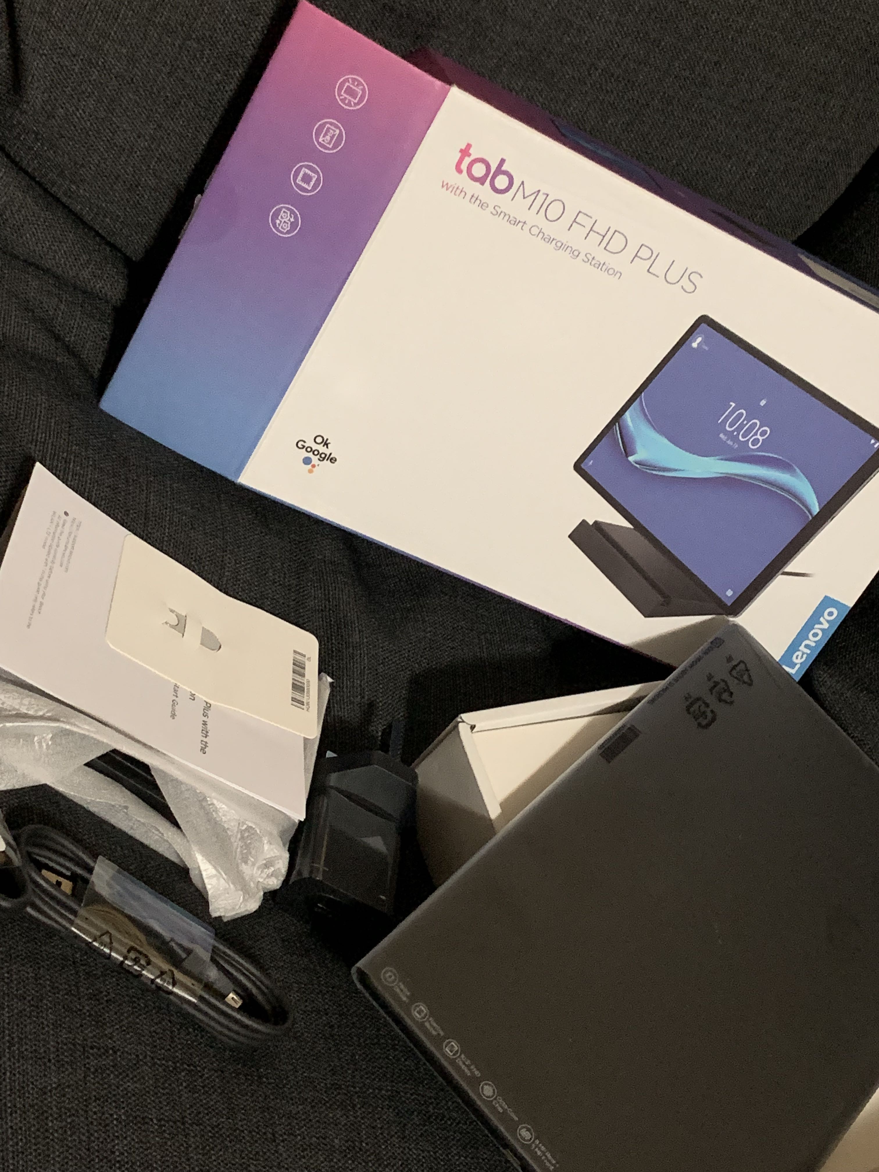 Lenovo Tab M10 FHD Plus (2020) 4G/LTE Data ,128GB+4GB , Display 10.3”  including Smart charging station , Model # TB-X606X, 手提電話, 平板電腦, 平板電腦-  Android - Carousell