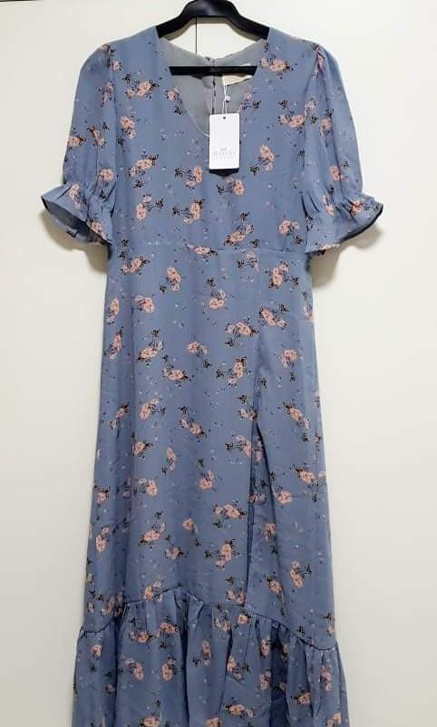 Lolita dress (Category: Dresses) located in Pasig City. Submitted by cesar2 (Listing ID 1124514992, Image 1). Description: Bnew Juliana & Co Lolita Dress Grayish Blue color Chest 88cm Shoulder 38cm Waist 69cm Sleeve 25.5cm Length 116cm With slit on left leg Please allow 3cm (+/-) allowance fitted only. tags still intact RFS: wrong size bnew price : 1,500.