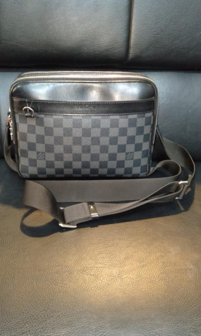 LOUIS VUITTON Trocadero MM Damier Graphite Messenger Bag, Luxury, Bags &  Wallets on Carousell