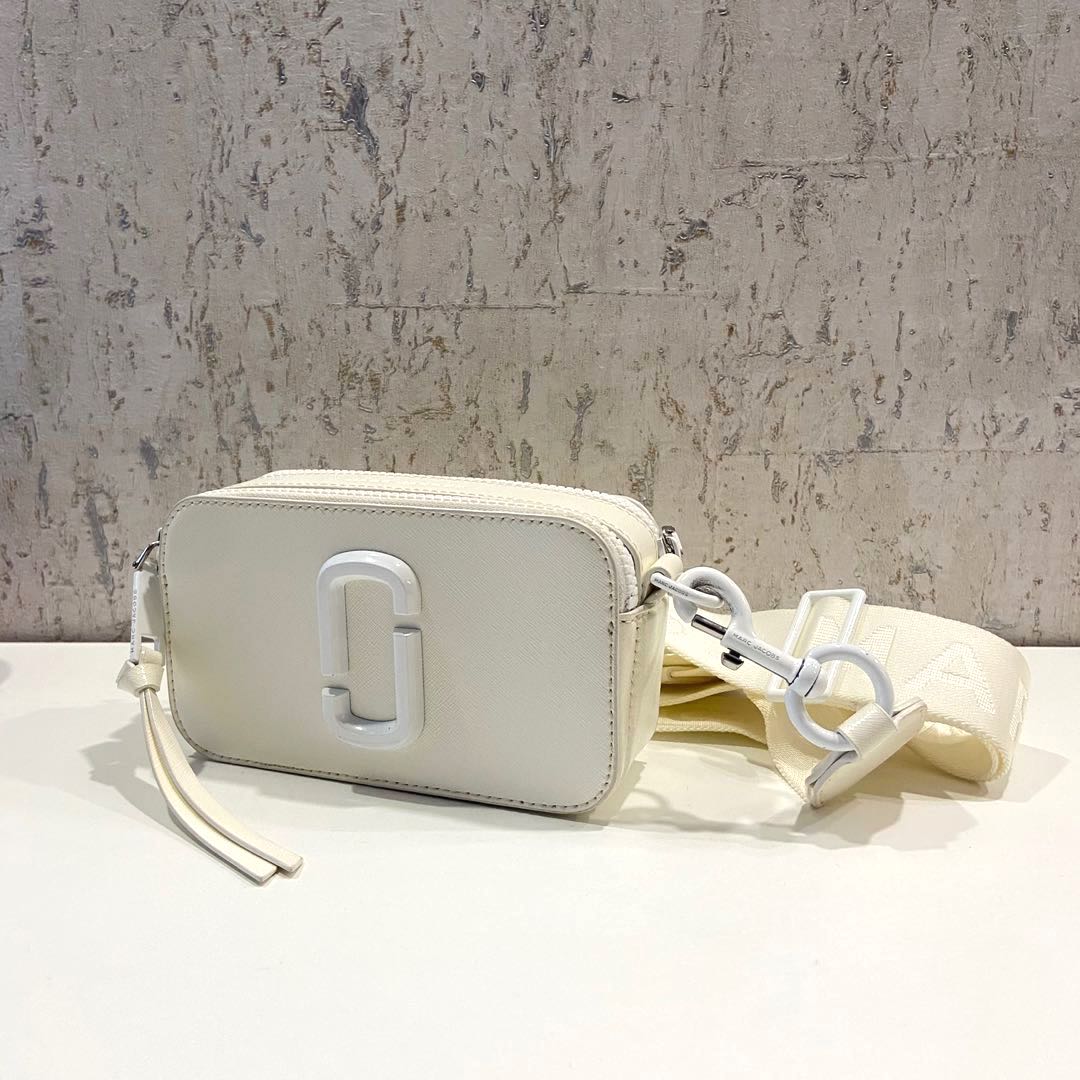 Marc jacobs clearance white camera bag