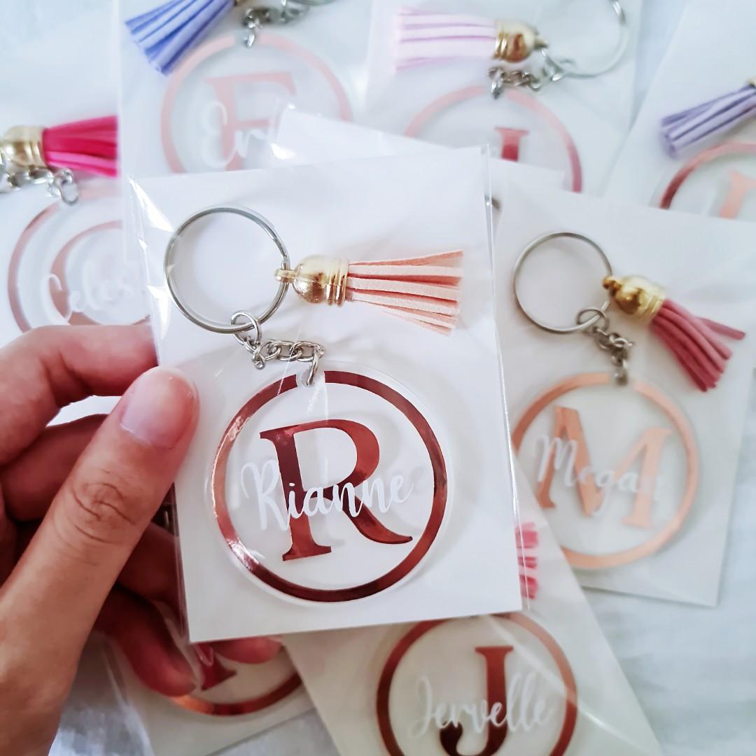 Personalised round acrylic clear keychains with your name