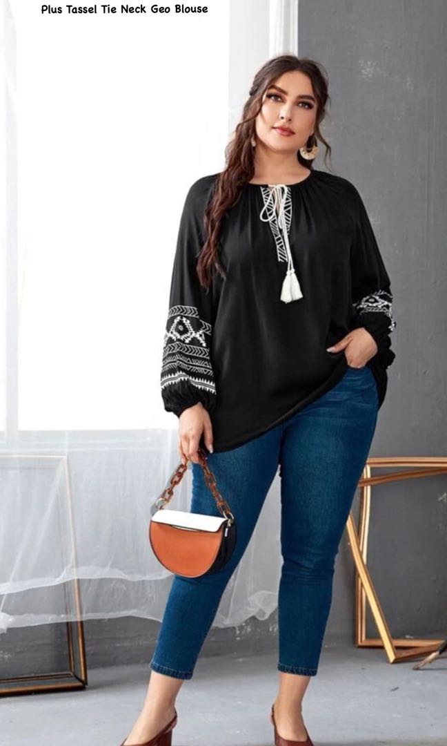 SHEIN Geo Embroidered Square Neck Blouse