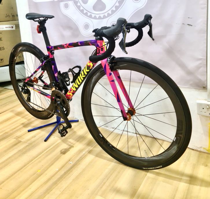 S works discount tarmac acid pink