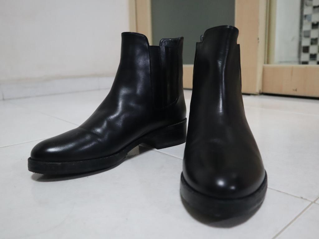 Stuart Weitzman Riley Booties