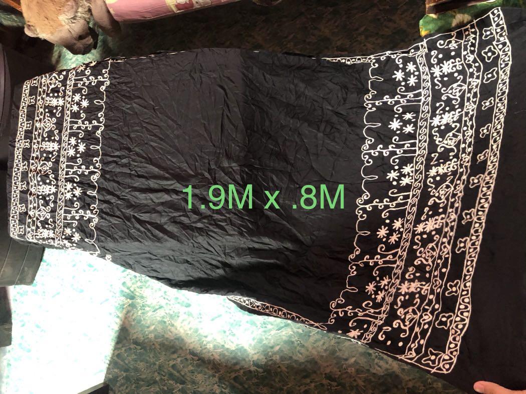 Table cover (Category: Table Linen & Textiles) located in Malabon City. Submitted by mldg.surplus (Listing ID 1124489128, Image 2). Description: Burda..