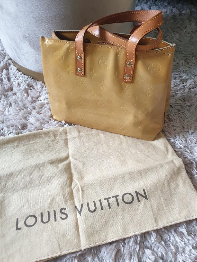 Louis Vuitton Noisette Monogram Vernis Reade PM Bag