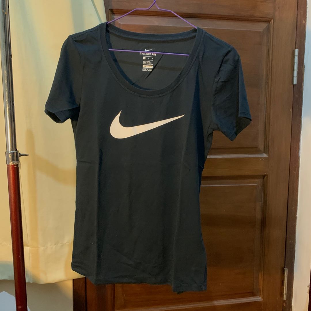 black nike tops womens