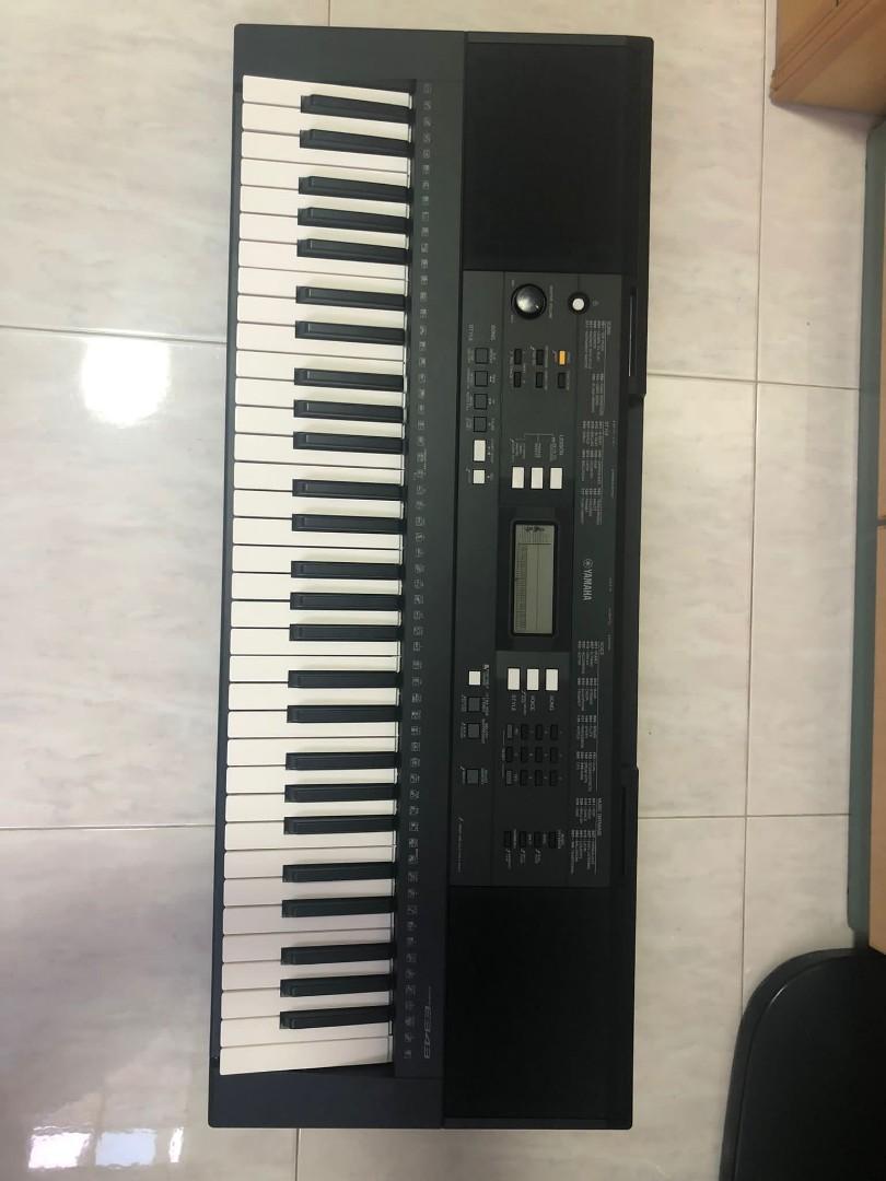 Yamaha keyboard with keyboard stand, Hobbies & Toys, Music & Media