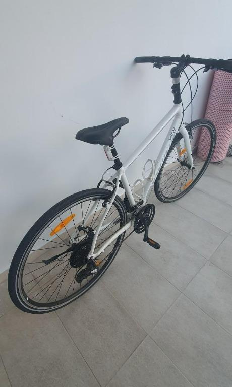 2017 Specialized Vita in excellent condition. Great price. Sports