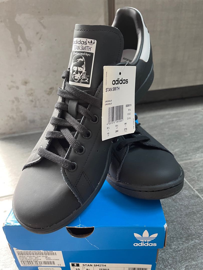 stan smith triple black