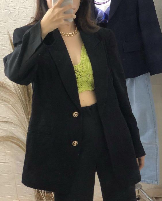 black blazer without collar