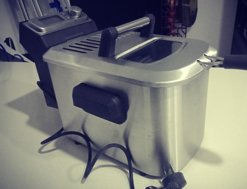 BREVILLE 4 Litre Deep Fryer, TV & Home Appliances, Kitchen Appliances