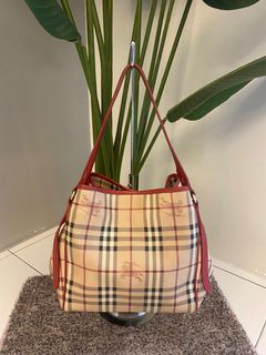 (Category: ) located in . Submitted by pre.lovedhandbag (Listing ID 1124528102, Image 1). Description: .