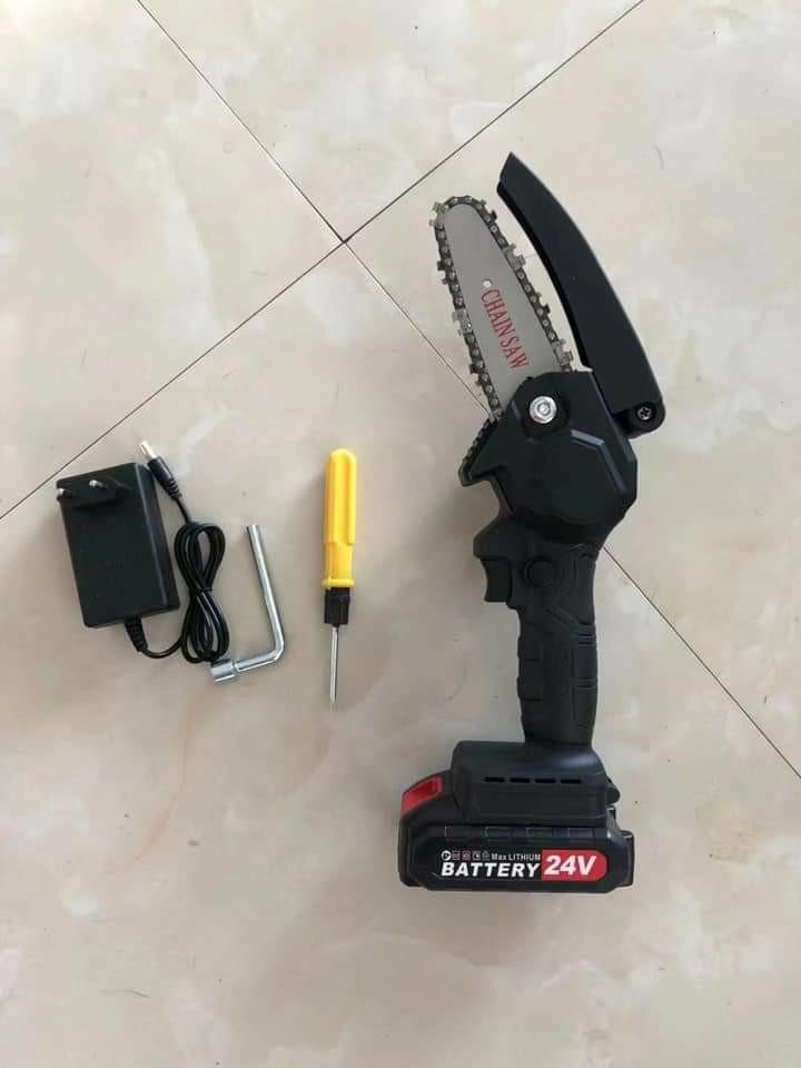 chainsaw electric puning saw rechargable (Category: Construction Tools & Equipment) located in Manila. Submitted by minidivisoria (Listing ID 1124532439, Image 1). Description: ₱1000 24V Chainsaw Electric Pruning saw Rechargeable Lithium Battery Mini 1800 Rechargeable electric chain saw, light and portable, long battery life, no damage to the bark. Lightweight body, light and convenient, lightweight design, long time holding and not tired hands.P