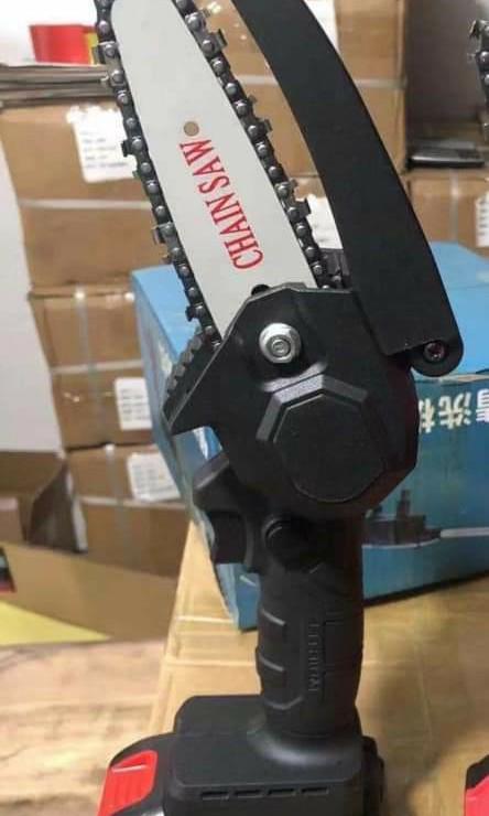 chainsaw electric puning saw rechargable (Category: Construction Tools & Equipment) located in Manila. Submitted by minidivisoria (Listing ID 1124532439, Image 3). Description: ₱1000 24V Chainsaw Electric Pruning saw Rechargeable Lithium Battery Mini 1800 Rechargeable electric chain saw, light and portable, long battery life, no damage to the bark. Lightweight body, light and convenient, lightweight design, long time holding and not tired hands.P