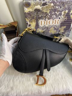 (Category: ) located in . Submitted by japanandsingaporeluxepreloved (Listing ID 1124569065, Image 1). Description: .