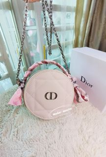 (Category: ) located in . Submitted by js_boutique (Listing ID 1124540201, Image 1). Description: .