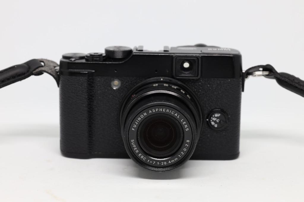 Fujifilm X10 數位相機二手出售, 相機攝影, 相機在旋轉拍賣