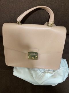 （分類：）位於 。 由 leannej21 提交（商品編號 1124653327，圖片 1）。簡介： 。