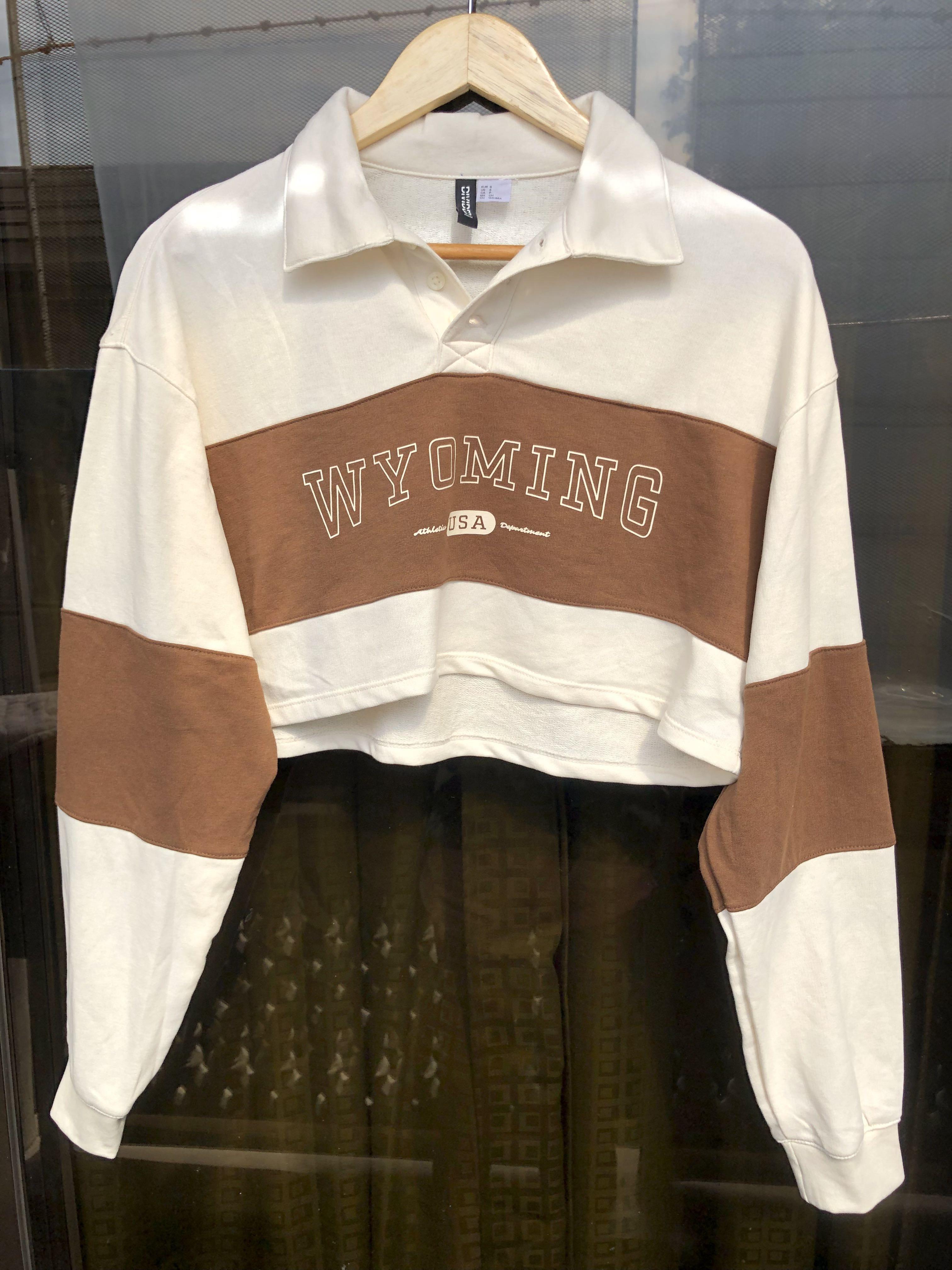 H&M PULLOVER (Category: Others Tops) located in Marikina City. Submitted by haponezza (Listing ID 1124024166, Image 3). Description: - Authentic and Brandnew - Avail in S and XL size ✖︎ Sold Small ✖︎ *S size can fit upto semi medium *XL size is not too big it's just perfect if you want a baggy/loose fit style. LAST PRICE POSTED ⚡️ - Y2K, VINTAGE.