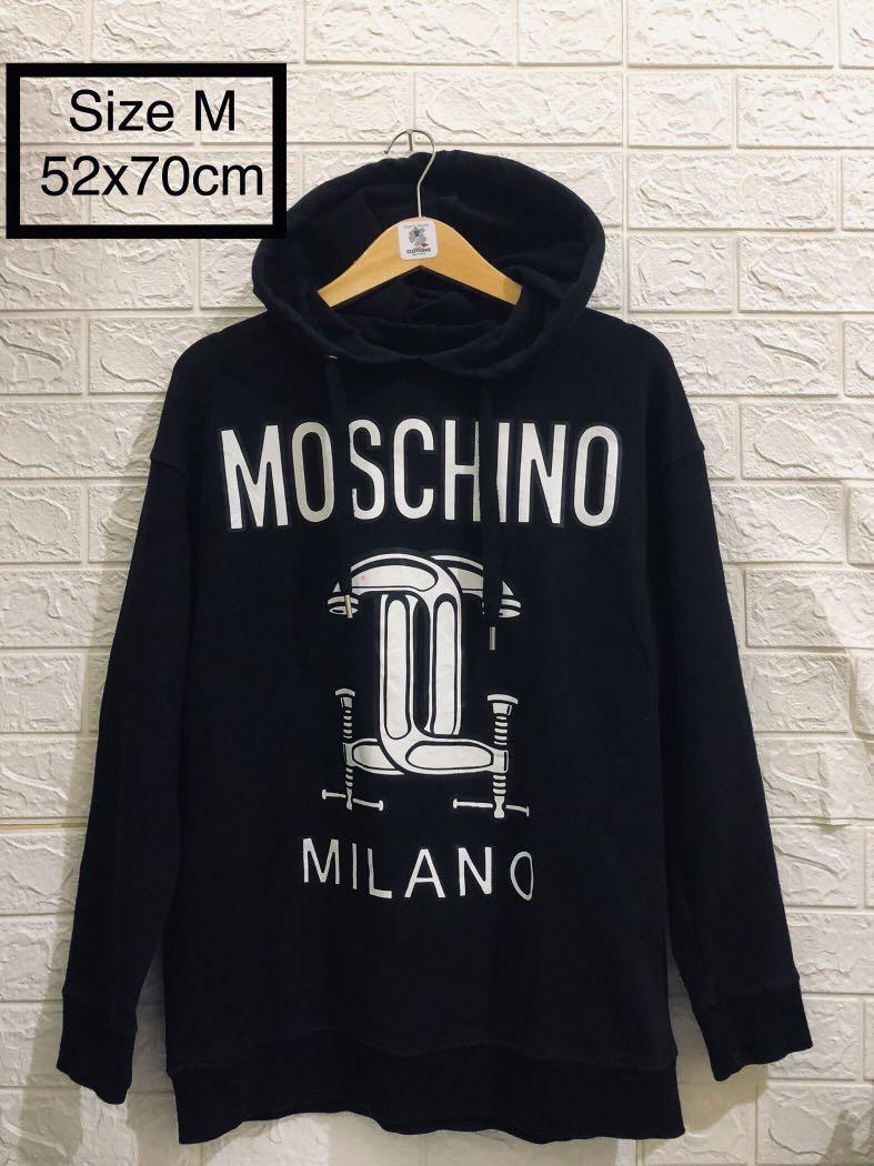 Hoodie Moschino original murah, Fesyen Pria, Pakaian , Baju Luaran di  Carousell