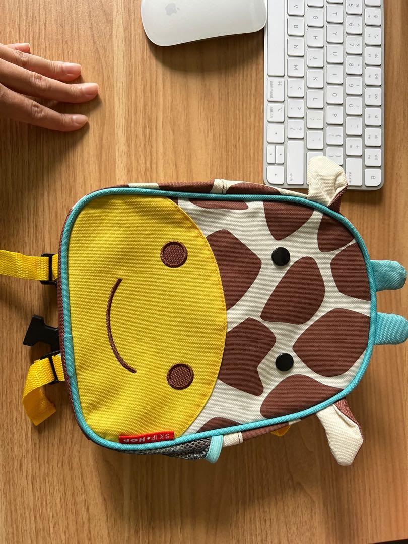 Kid backpack (Category: Babies & Kids Fashion) located in Singapore. Submitted by zhuyan2023 (Listing ID 1124563261, Image 1). Description: .
