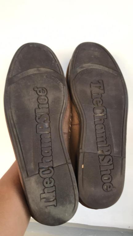 Leather shoes unisex (Category: Loafers) located in Quezon City. Submitted by matteusprelovedstuff (Listing ID 1124642477, Image 3). Description: Unisex SF (LBC COP) included in the prize list if within Luzon area only.