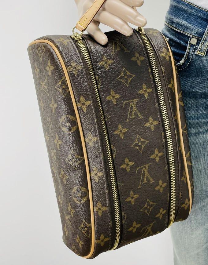 Louis Vuitton Clutches Toiletry MakeUp Bag Monongram USED