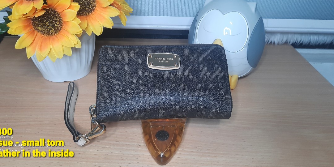 michael kors sunflower wallet