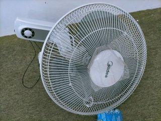 Midea 16 Inch Wall Fan Mf 16fw6h Electronics Others On Carousell