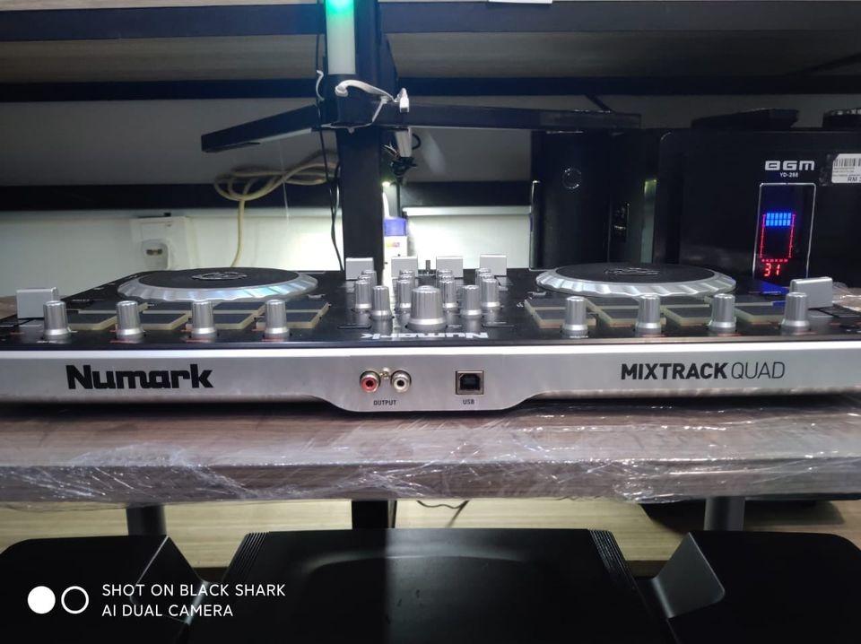 Numark Mixtrack Quad 4channel DJ Controller, Electronics, Audio on