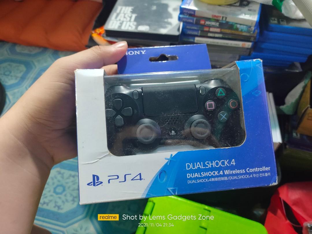 PS4 ORIGINAL CONTROLLER BRAND NEW (Category: Controllers) located in Manila. Submitted by lemsgadgetszone (Listing ID 1124698131, Image 1). Description: PM LANG PO SA INTERESADO. Loc: punta Tenement bldg sta Ana manila Landmark: Angels burger Full name: Lemuel Gonzales Contact info: 09954162546 please like and share po nandyan po ung mga proof of transaction ko https://www.facebook.com/Budget-PCPlayStation-Games-112037987003256/?modal=admin_todo_