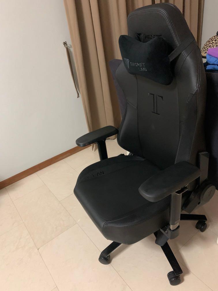 Secret Lab chair, Furniture & Home Living, Furniture, Chairs on Carousell
