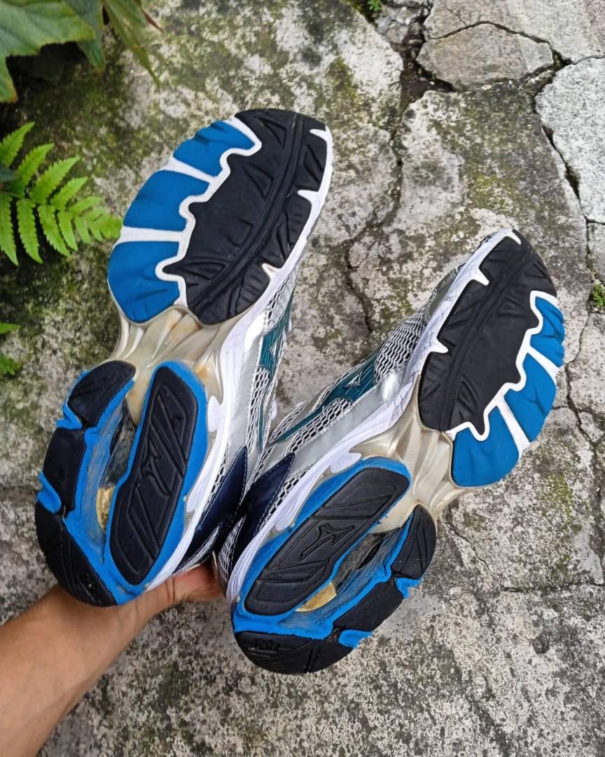 Sepatu Mizuno Wave Nexus, Fesyen Pria, Sepatu , Sneakers di Carousell