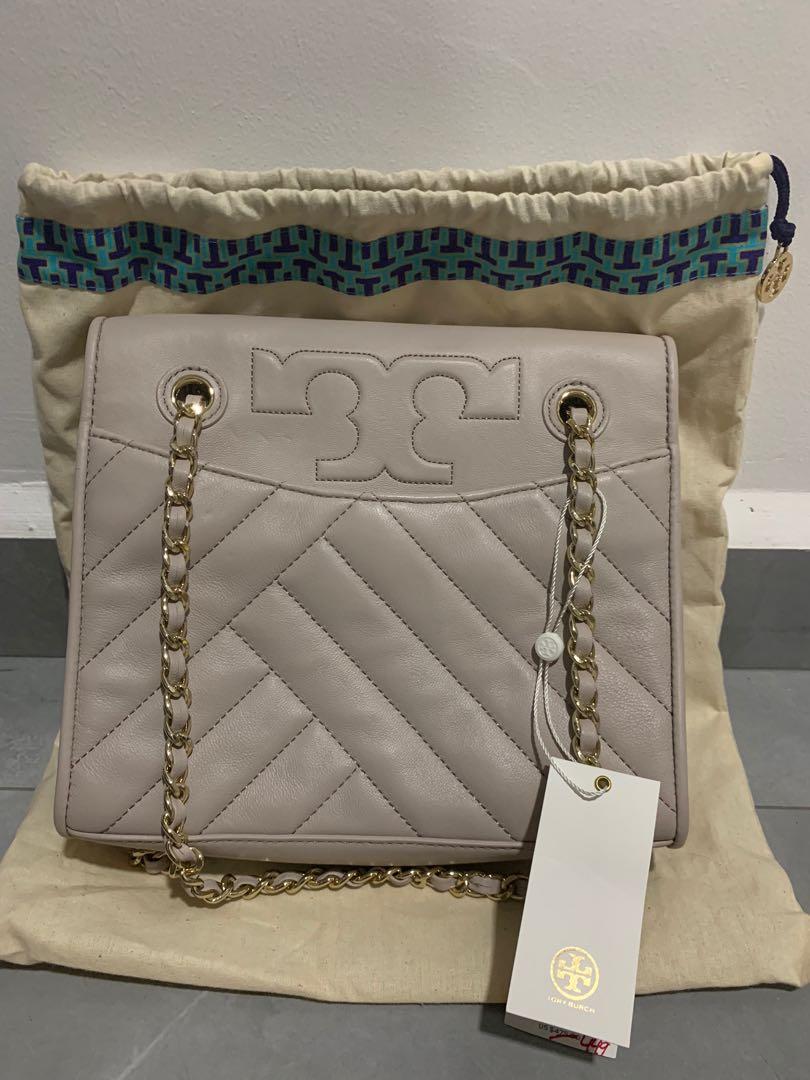 Tory Burch Alexa Convertible Shoulder Bag, Women's Fashion, Bags & Wallets, Shoulder  Bags on Carousell