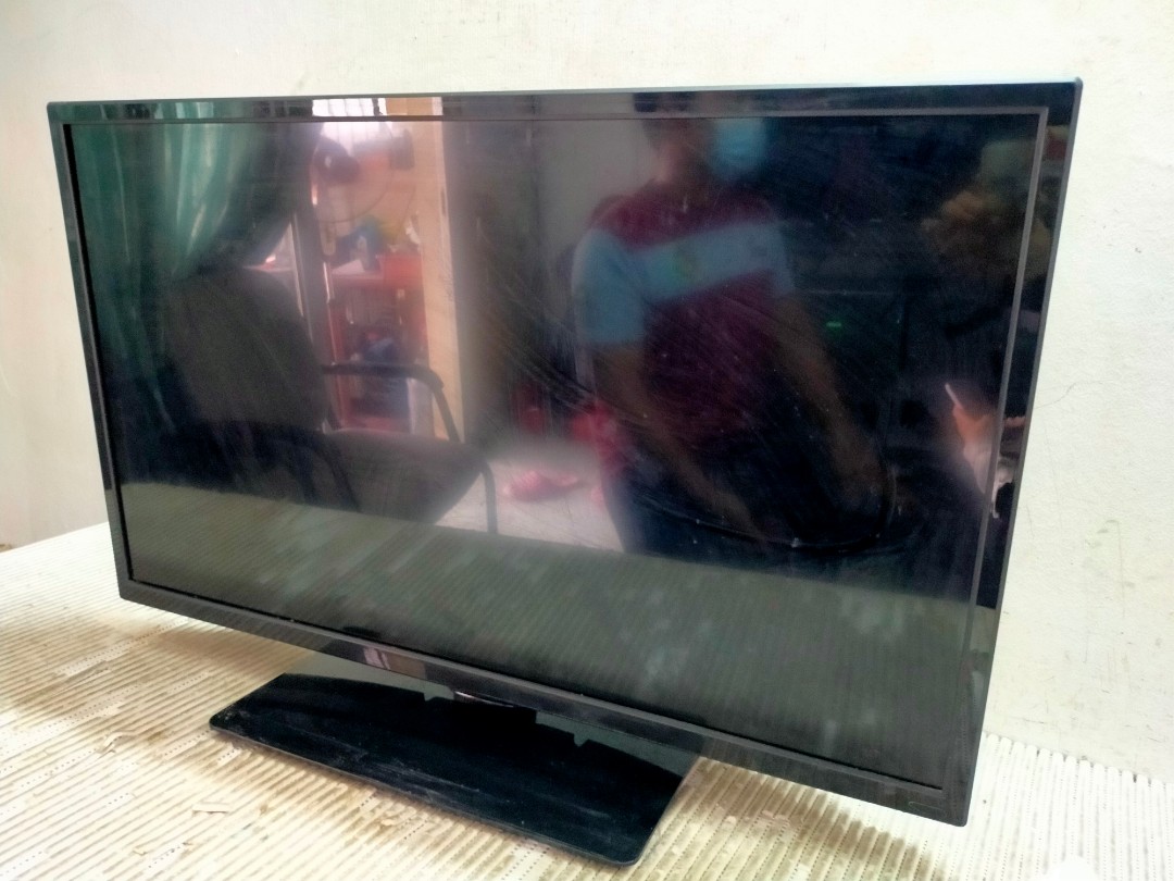 TV ROSAK PHILIPS LED 32" MODEL 32PHA4609S/98, TV & Home Appliances, TV