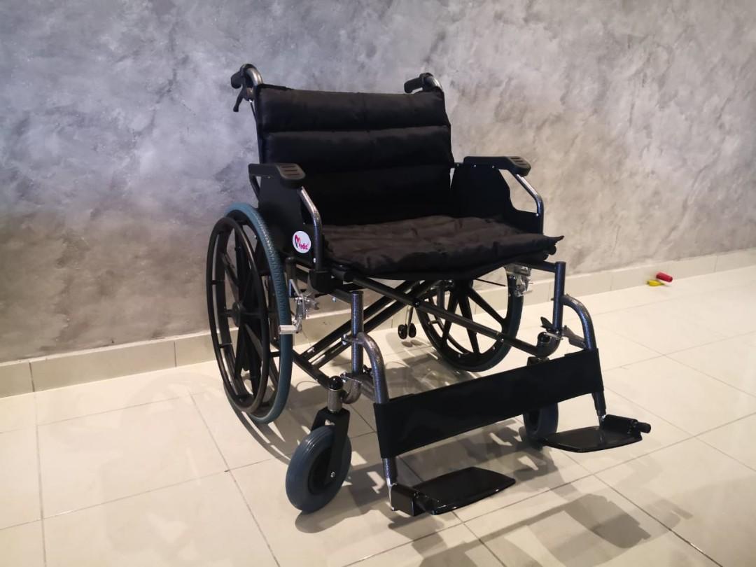 Wheelchair big size, Health & Nutrition, Assistive & Rehabilatory Aids, Wheelchairs on Carousell