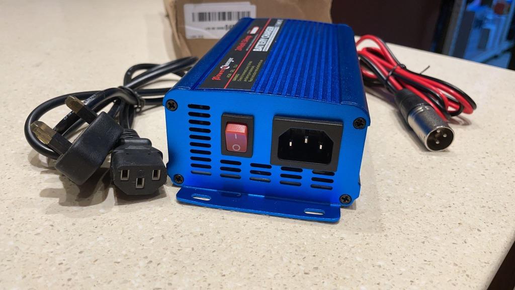 3510) 24V 5A Automatic Battery Charger Trickle Charger Battery